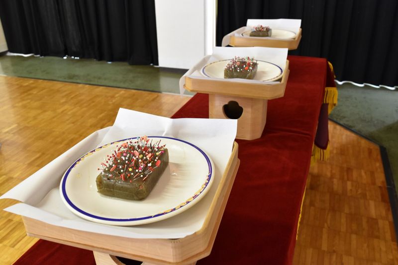 Harikuyo ngày lễ Kim gãy